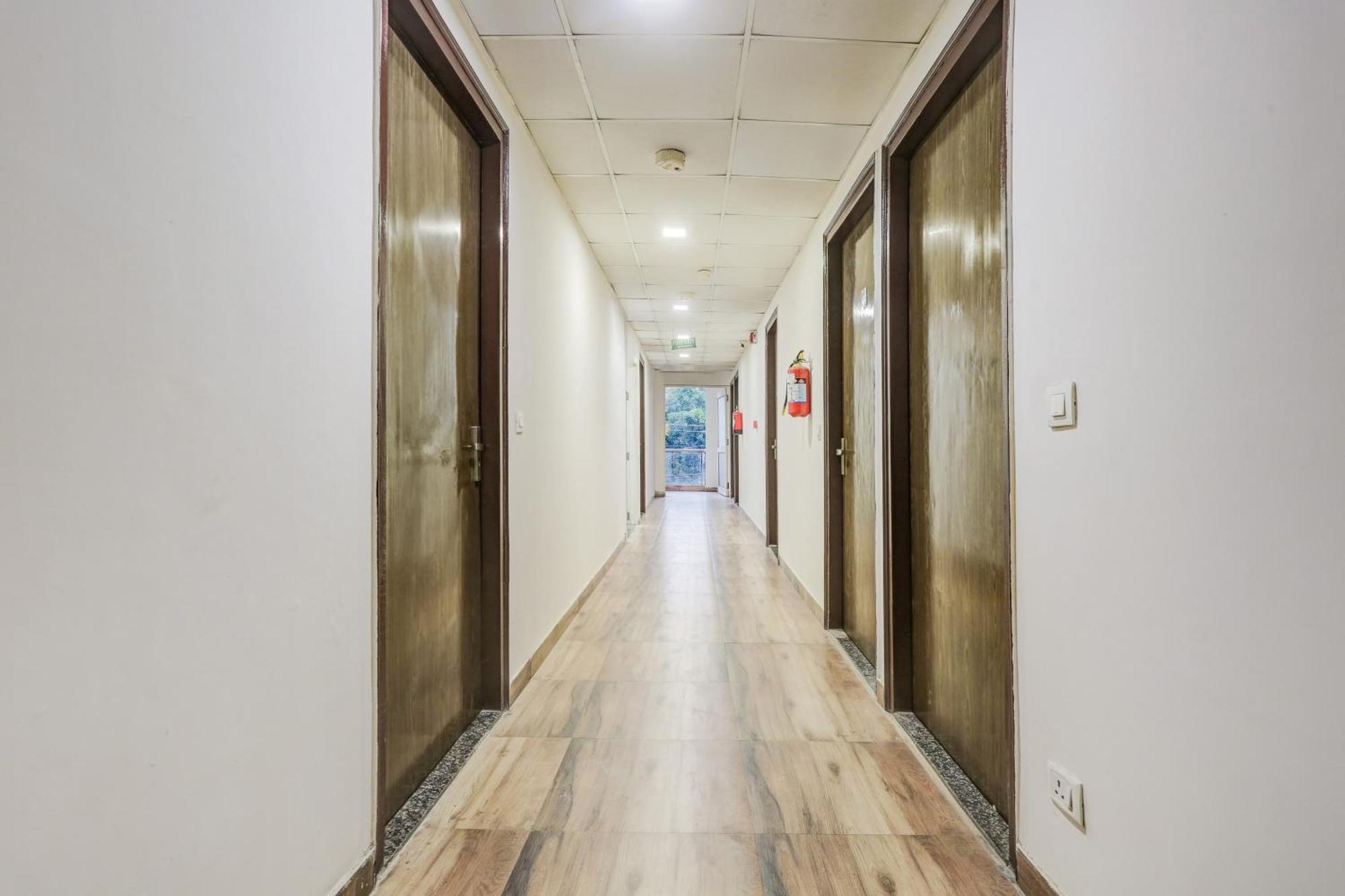 Super Hotel O Rohini Sector 20 Formerly Yellow Saffron Delhi  Esterno foto